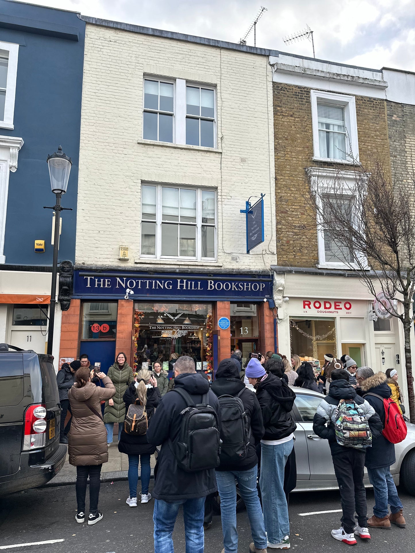 'Cool London' Shore Excursion. Notting Hill, South Bank, Breakfast, Boutiques & Pub Lunch
